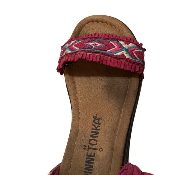 Girls Minnetonka Sandals - Picture 7 of 7